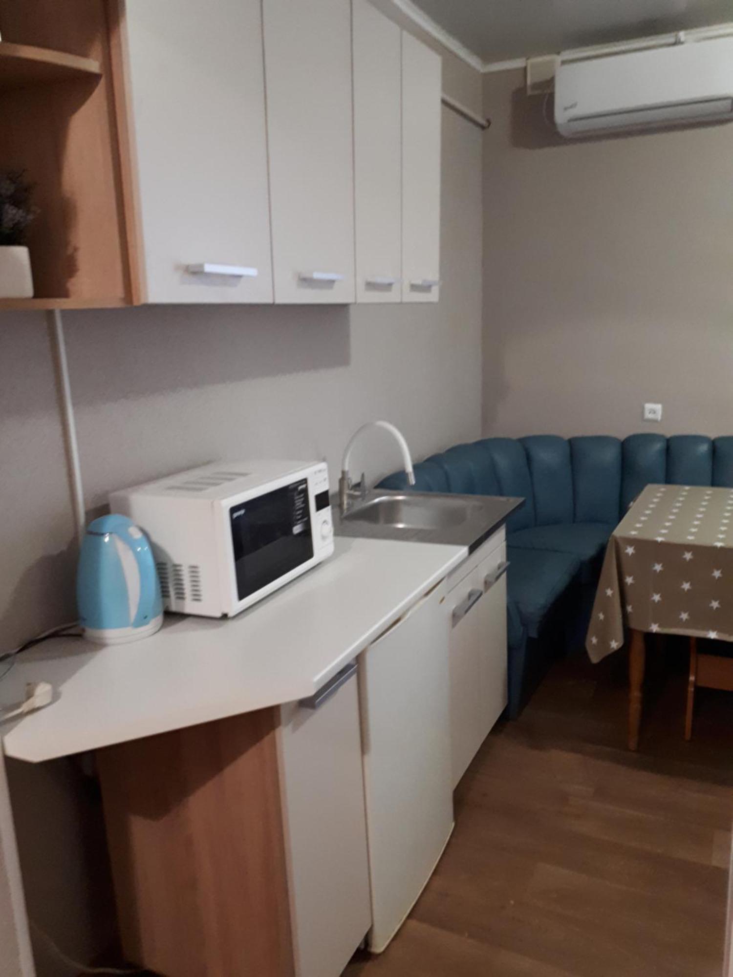 Hotel Gostynnyi Dvir Sharhorod Exteriör bild