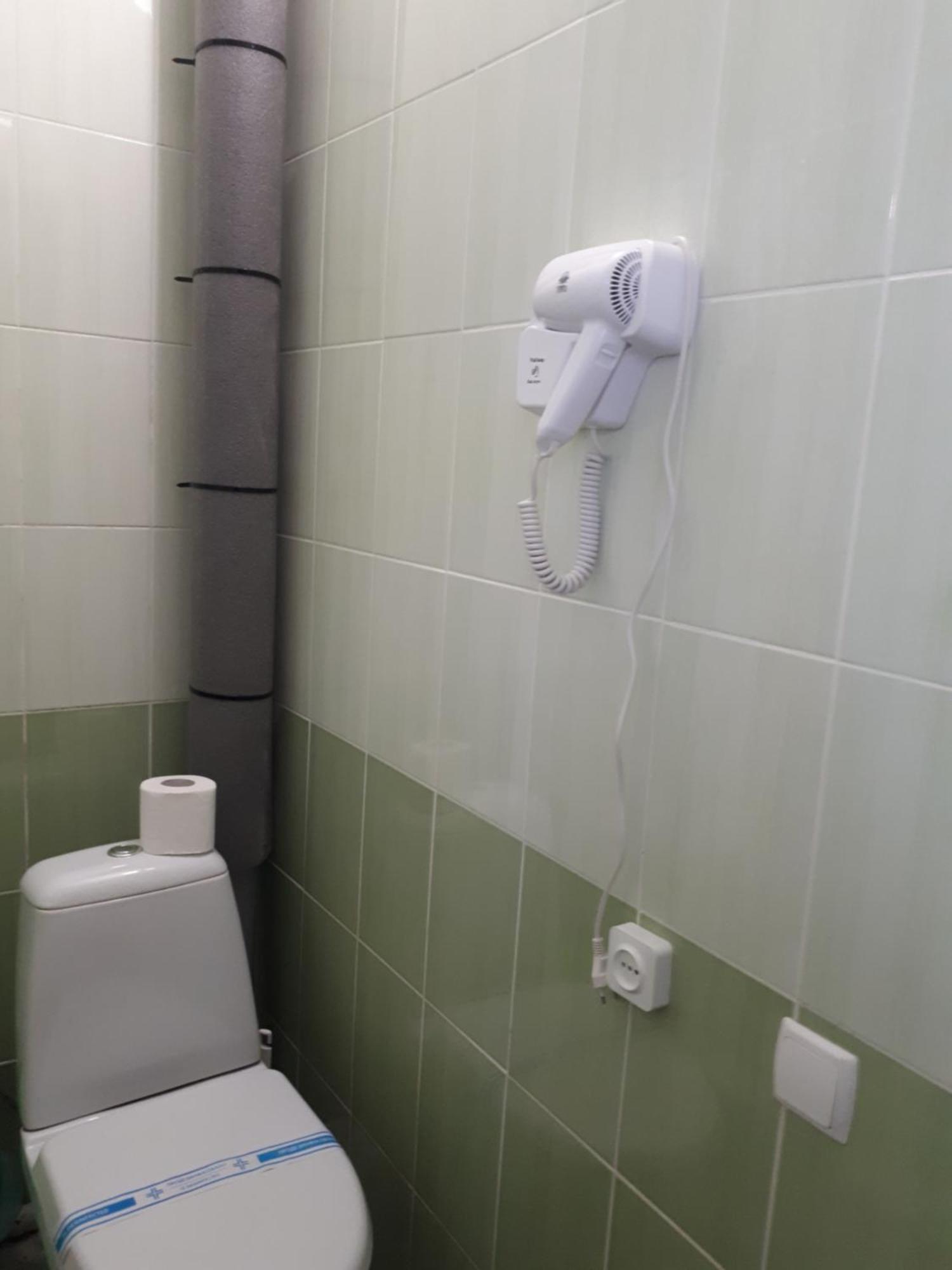 Hotel Gostynnyi Dvir Sharhorod Exteriör bild