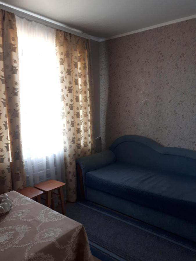 Hotel Gostynnyi Dvir Sharhorod Exteriör bild