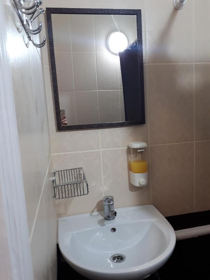 Hotel Gostynnyi Dvir Sharhorod Exteriör bild